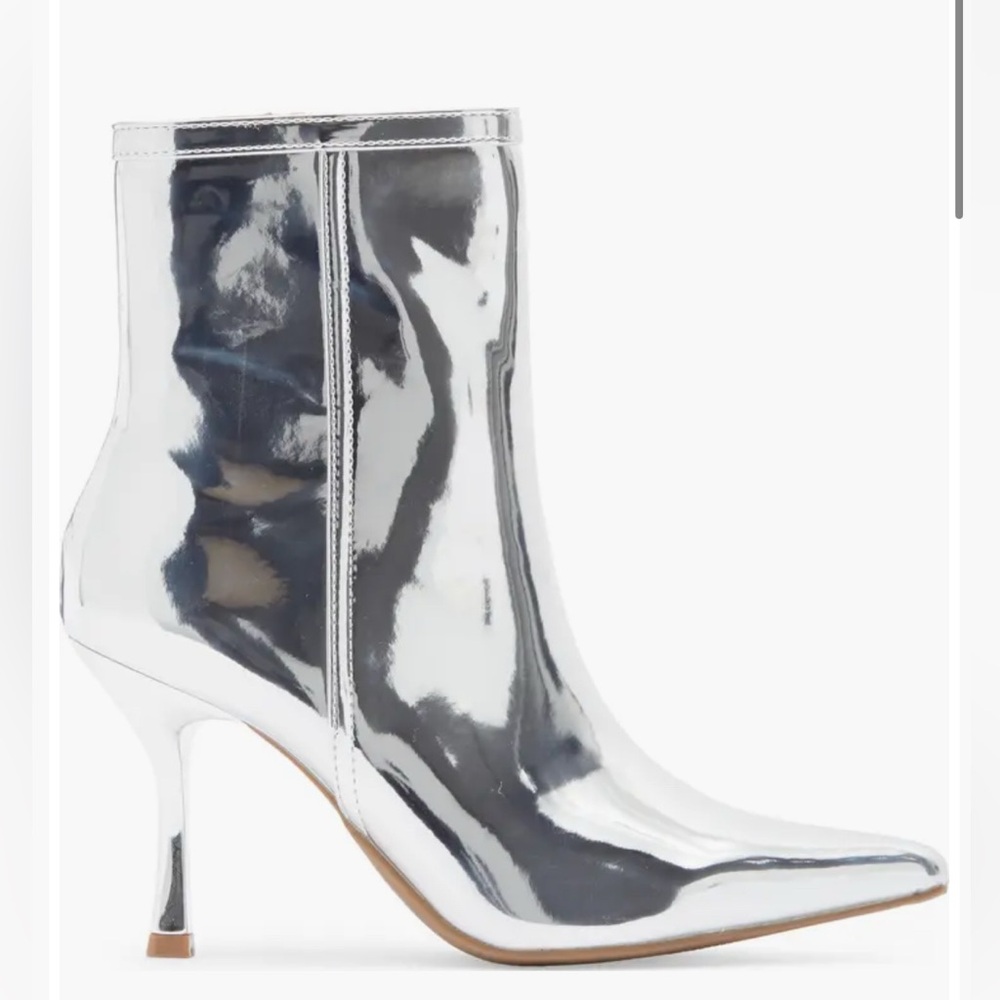 Pointed Toe Bootie ▪️ Mirror Silver ▪️ Size 8